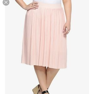 Torrid Pleated Midi Skirt Pink Size 3